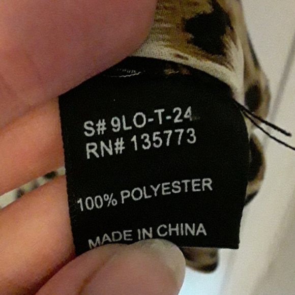 Leopard button down  shirt - Picture 3 of 3